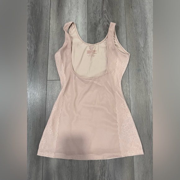 Spanx Tan Assets Red Hot Label Body Shaper With Lace NWOT - Picture 1 of 2